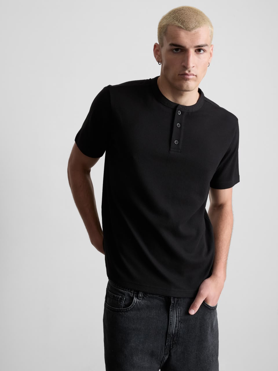 HENLEY T-SHIRT