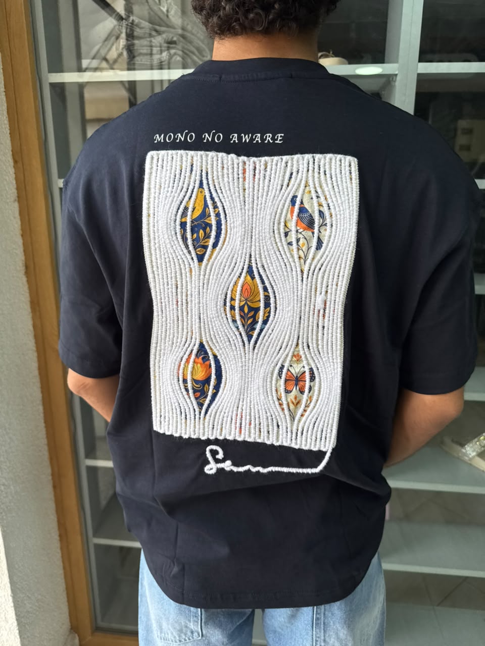 T-shirt oversize  MONO NO AWARE