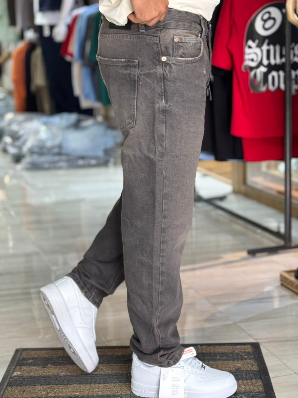 RELAXED FIT JEAN NOIR GOLD
