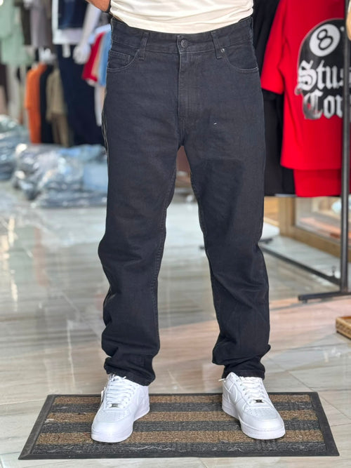 RELAXED FIT JEAN NOIR SIMPLE