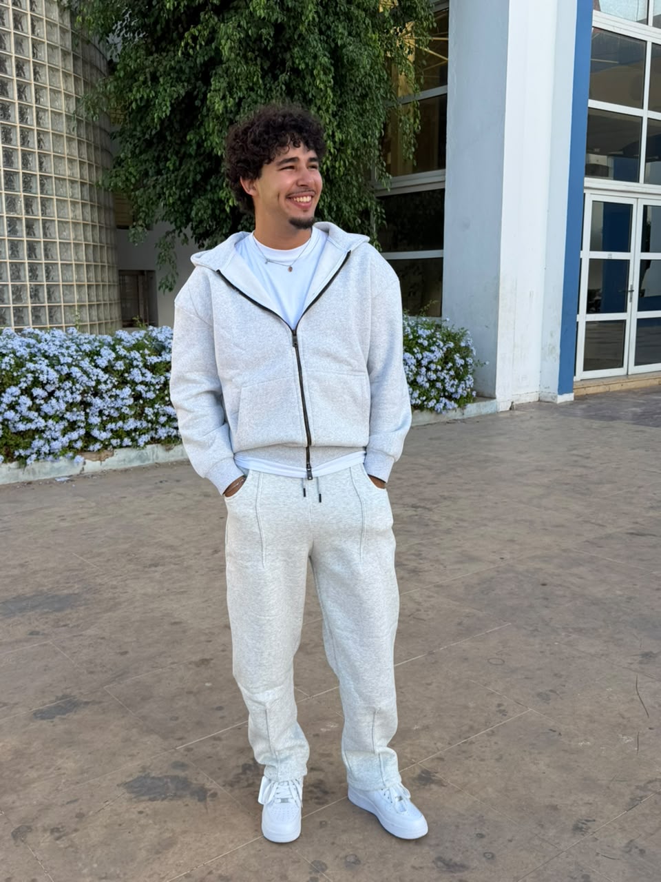 Ensemble sportwear gris clair