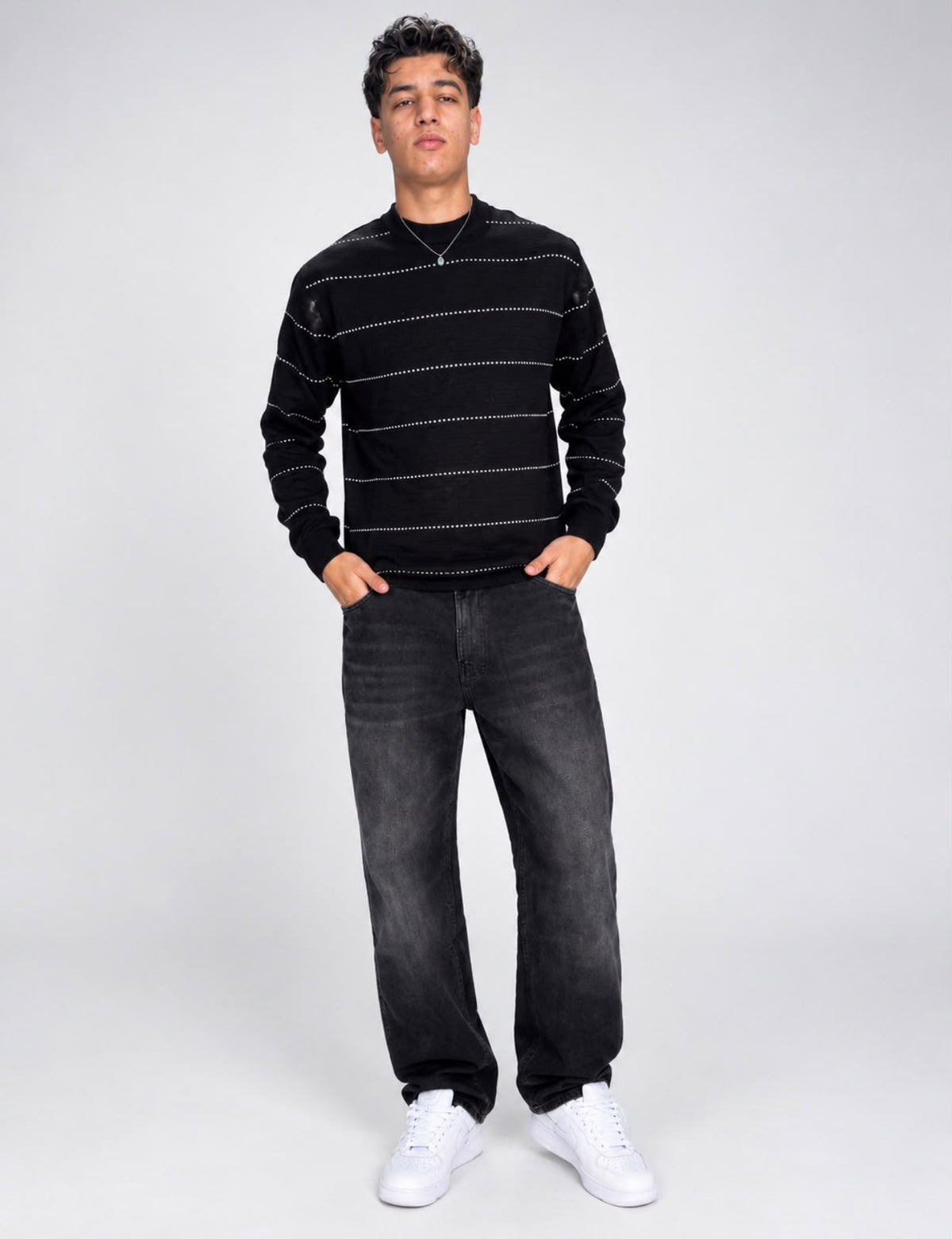 STRIPED SWEATER & RELAXED JWANS SET