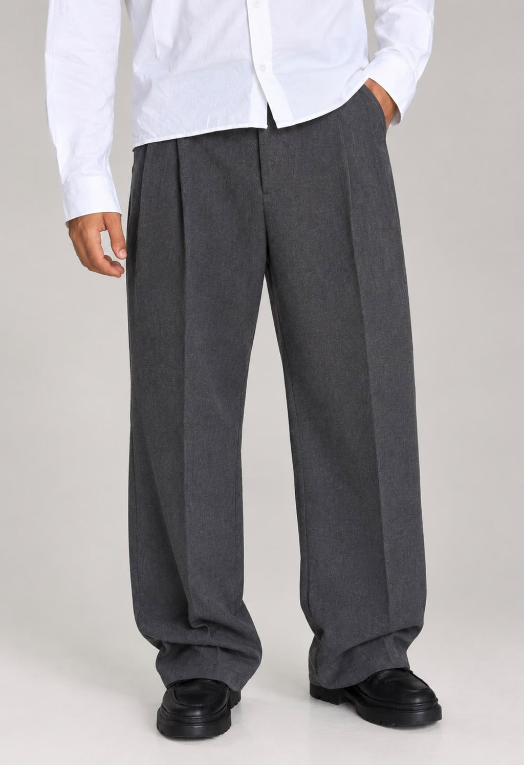 WIDE-LEG  TAILORED TROUSERS